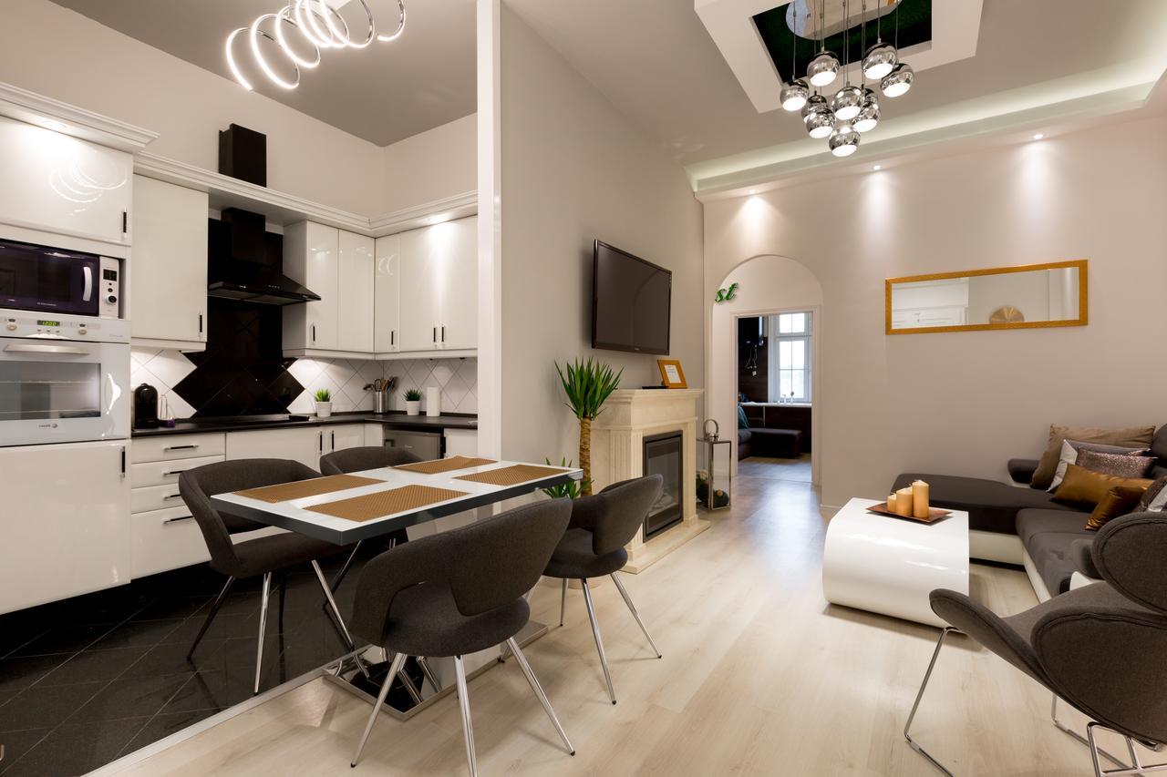 Luxury Dream Home In The Absolute Center ブダペスト エクステリア 写真