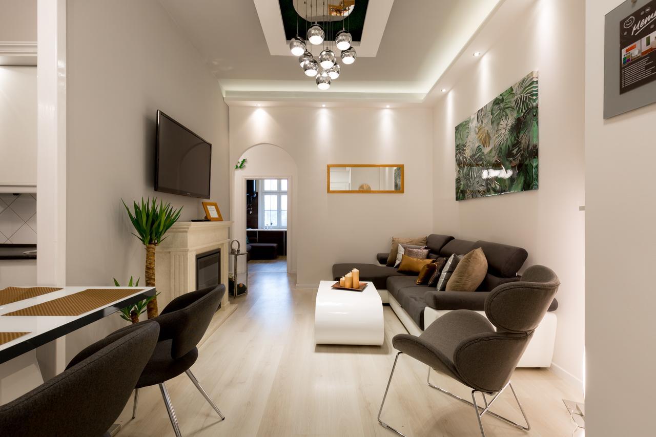 Luxury Dream Home In The Absolute Center ブダペスト エクステリア 写真